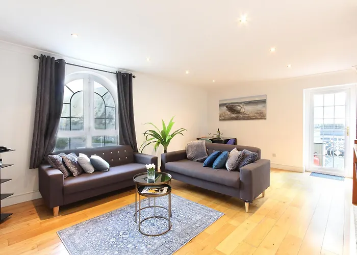 Elegant 2Bd Flat In Brighton Marina - Free Parking