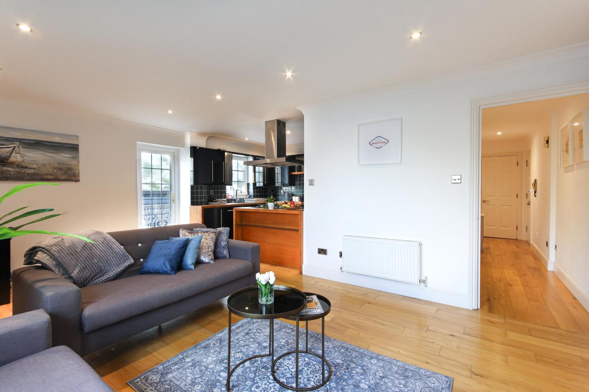 Elegant 2bd Flat In Marina - Free Parking