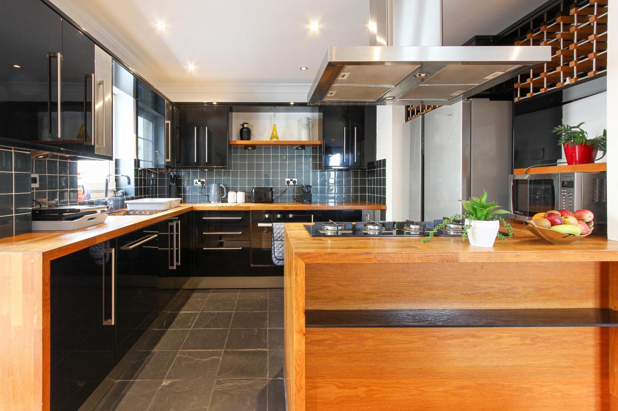 Elegant 2bd Flat In Marina - Free Parking Appartamento *